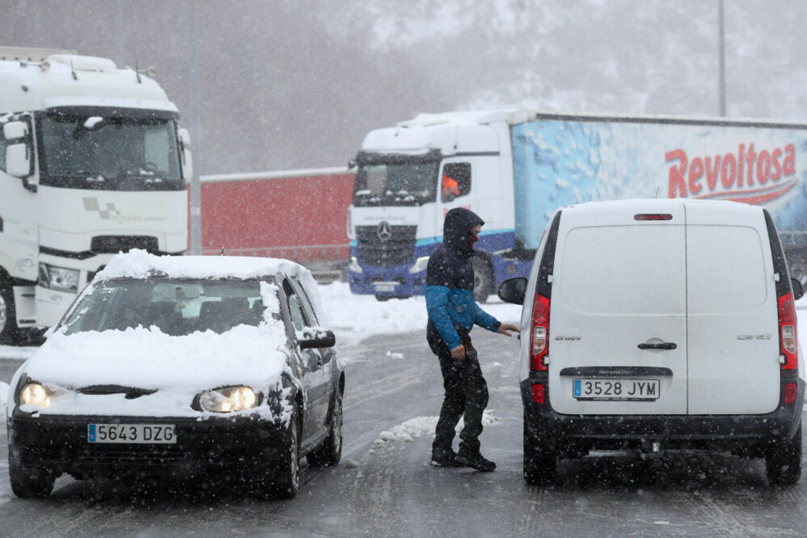 Śnieżyce uderzyły w Hiszpanię! Te zdjęcia mogą szokować