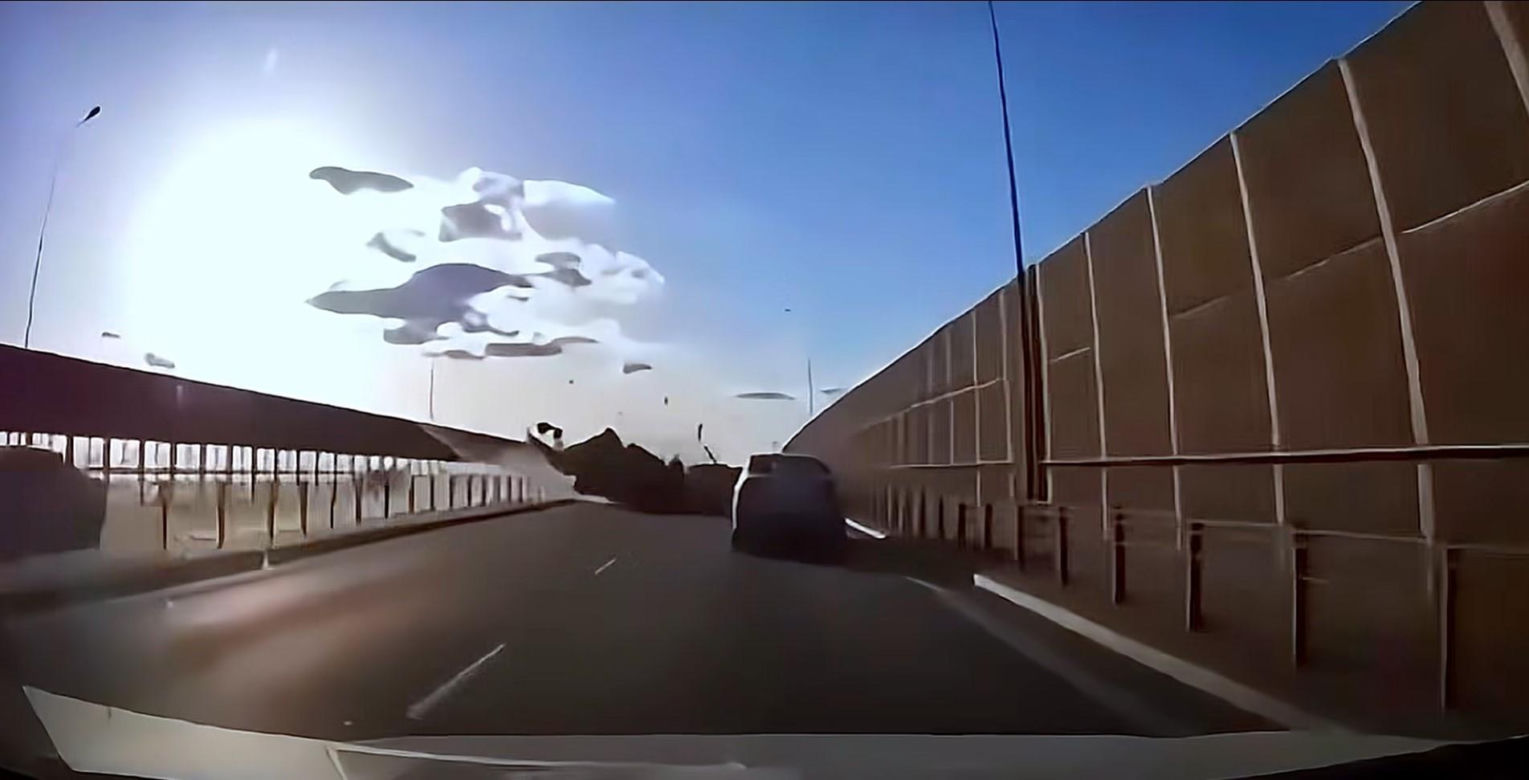 Tragedia w Łomiankach. Nagranie z wypadku mrozi krew w żyłach, jest apel policji
