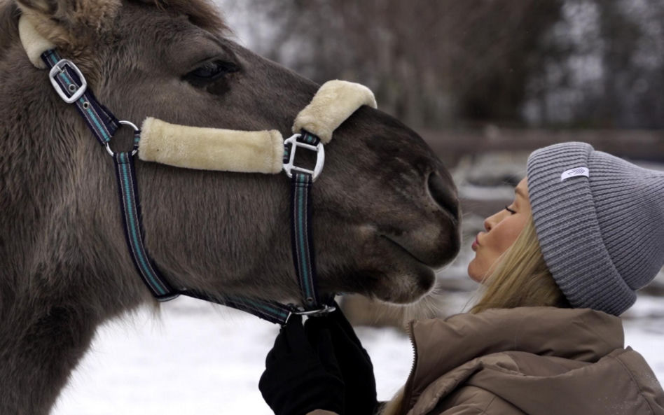 Joanna Krupa odwiedza schronisko dla zwierząt
