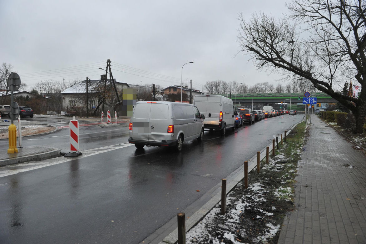 Żądają lewoskrętu w ul. Okularową. Mieszkańcy wściekli na zmiany wprowadzane przez drogowców 