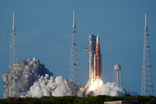 Wystartowała misja Księżycowa! Pierwsza od 53 lat