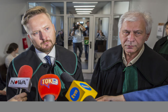 Szef wnuczkowej mafii popłakał się przed sądem