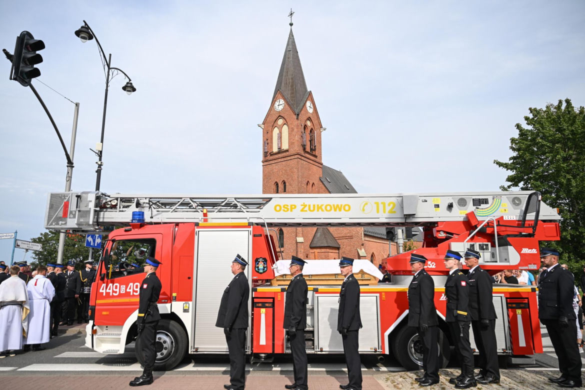 Pogrzeb druha Krystiana Dułaka. Wzruszająca ceremonia w Sierakowicach