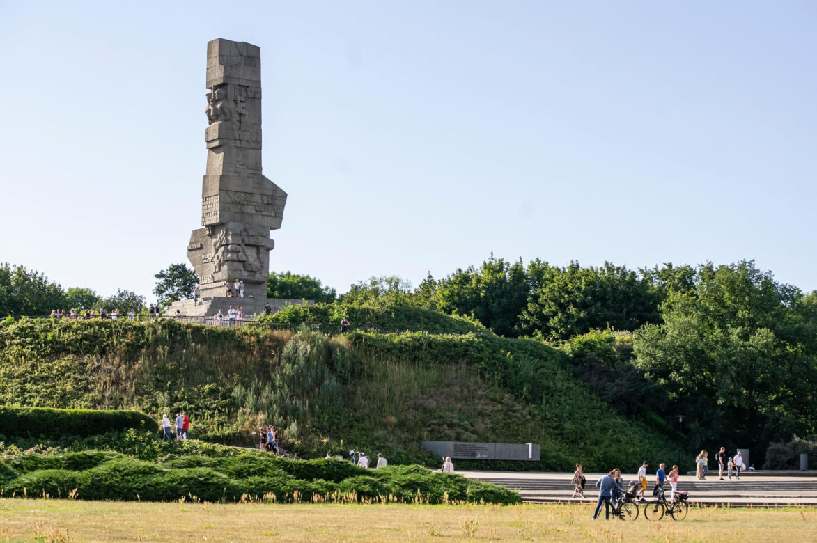 Gdańsk. Znieważył pomnik Obrońców Westerplatte. 41-latek usłyszał zarzuty [ZDJĘCIA].