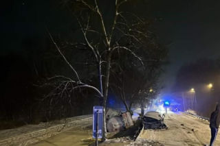 Przewrócona cysterna na DK19 w Sarnakach