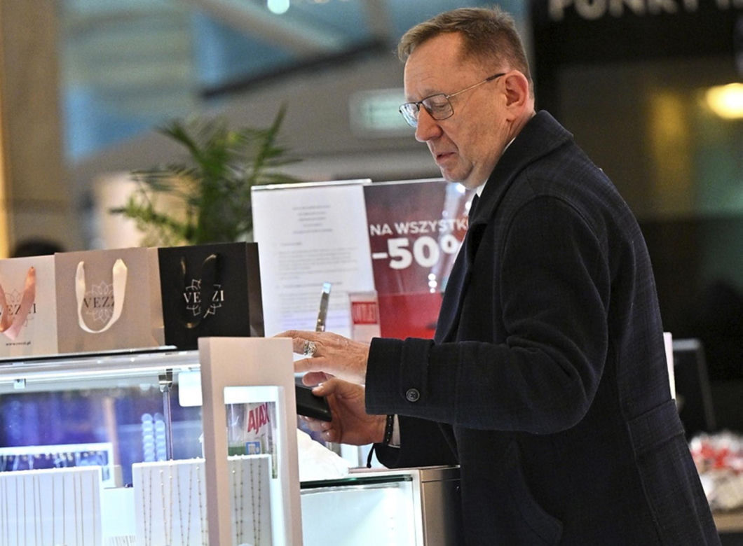 Robert Telus kupił żonie bransoletkę