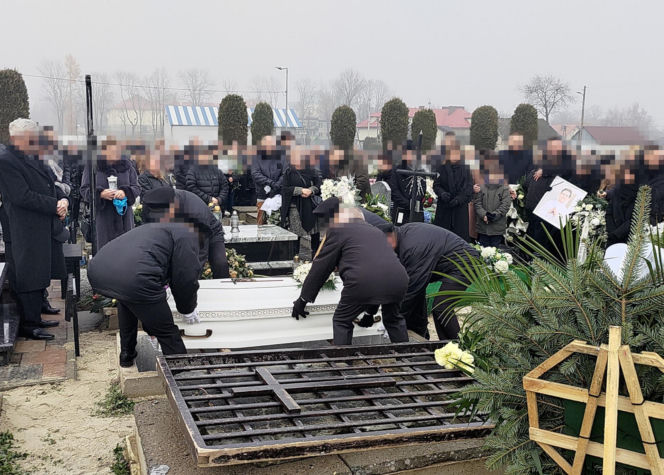 Pogrzeb 11-letniego aktora. Nikodem Marecki spoczął w białej trumnie. Żegnały go tłumy