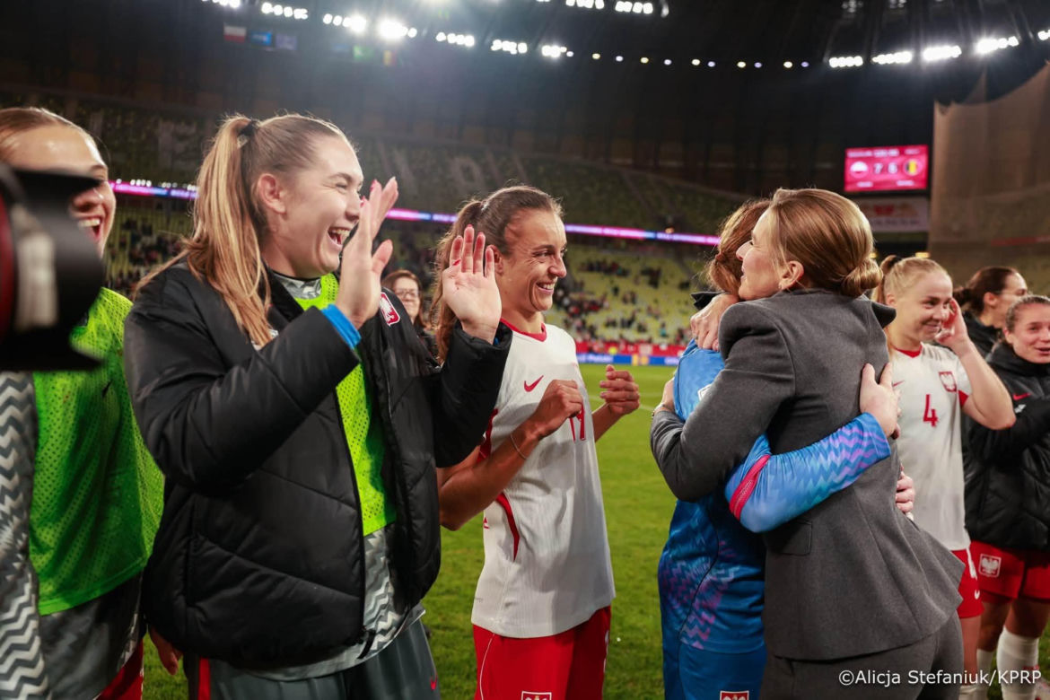 Marta Nawrocka na trybunach