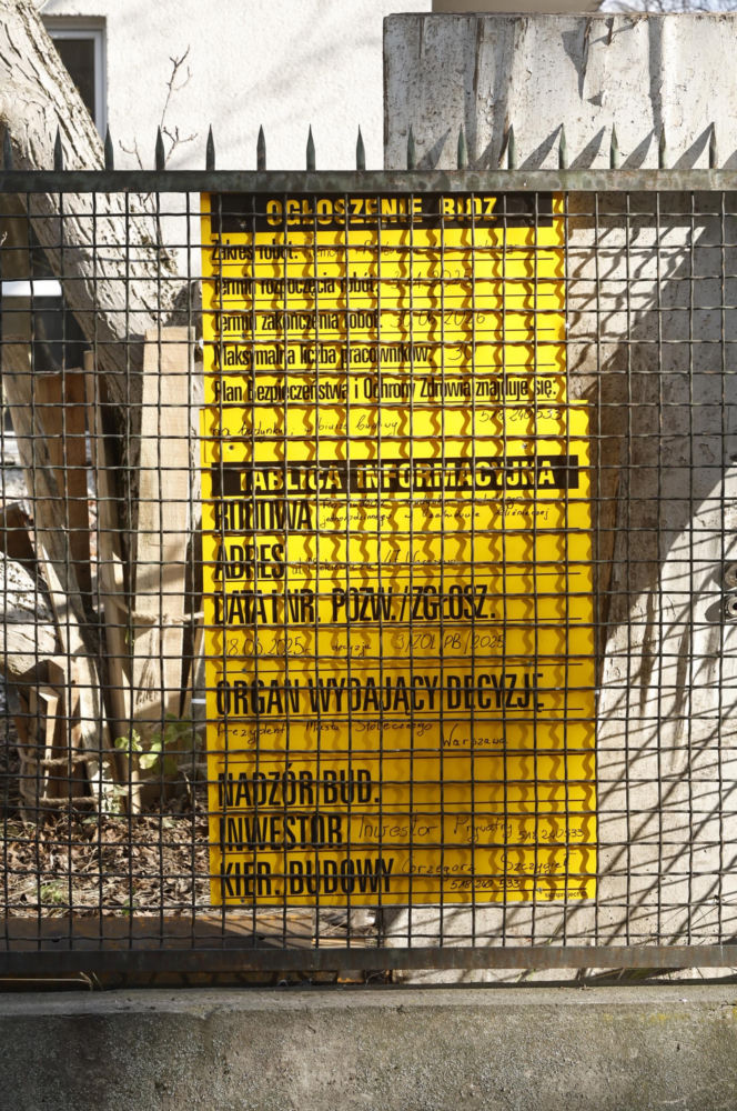 Wiercą Kaczyńskiemu za ścianą