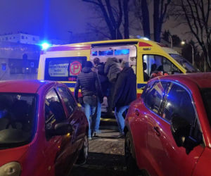 Groził skokiem z balkonu na Ochocie. Szybka akcja służb ratunkowych