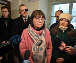 Grzegorz Braun pojawił się w prokuraturze. Nie otrzymał żadnych zarzutów