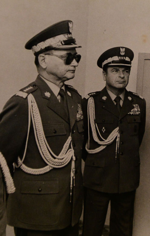 W marcu zdegradują zbrodniarzy