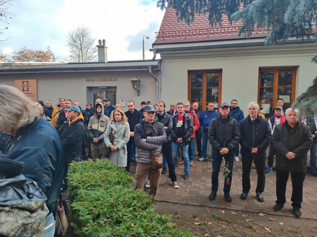 Pogrzeb Igora Sypniewskiego. Tłumy na ostatnim pożegnaniu byłego piłkarza
