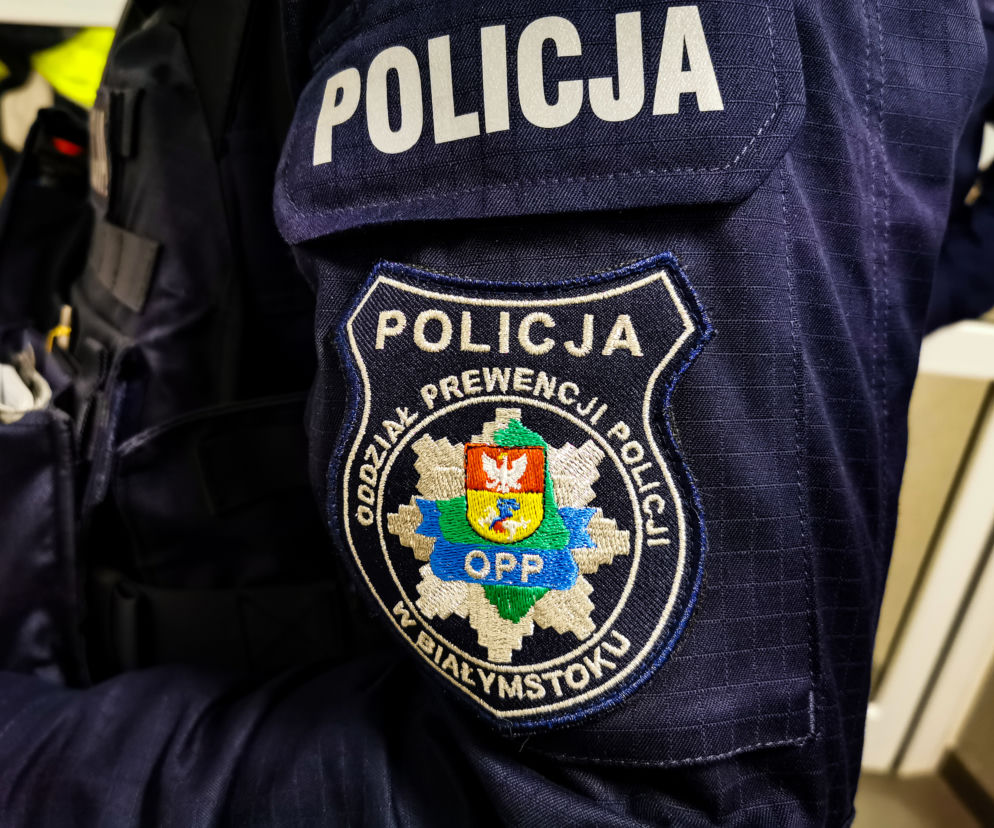 Policjant zaatakowany przed blokiem w Białymstoku. Bronił się jak lew. Pogonił napastników
