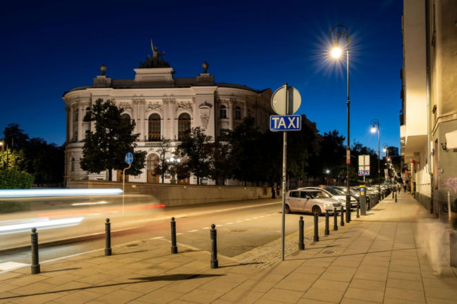 Historyczne oświetlenie po nowemu. Kontynuujemy wymianę stołecznych opraw - ZDM Warszawa