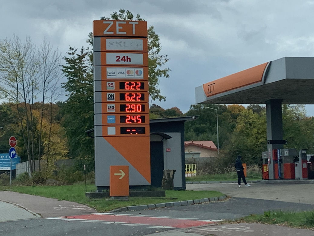 Stacja ZET przy ul. Braci Mieroszewskich w Sosnowcu