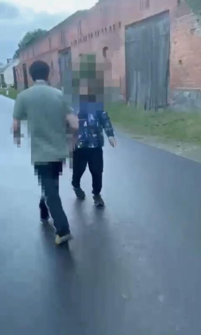 Kubańczyk z dwoma nożami terroryzował ludzi