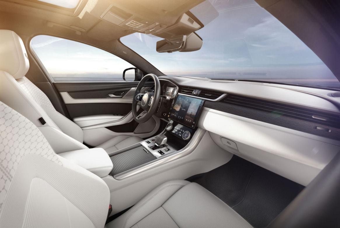 Nowy Jaguar XF (2021)