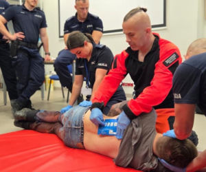 Policjant uratował życie pasażera