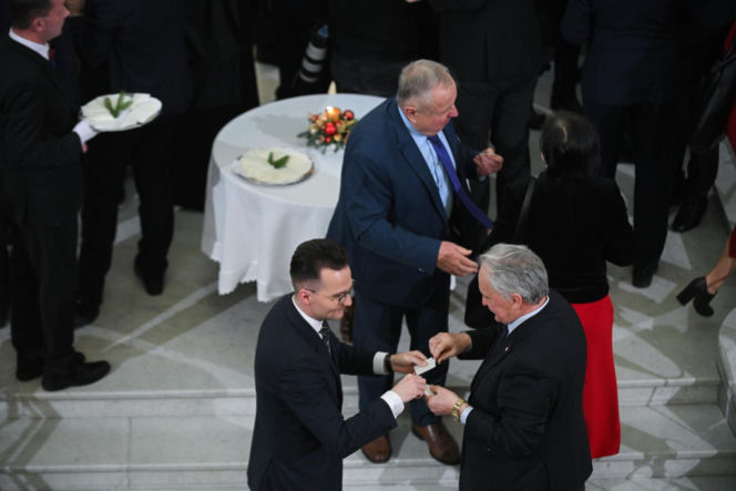 Połamali się opłatkiem w Sejmie