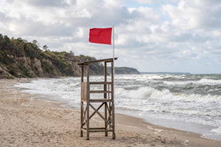 Sinice Trzęsacz. Czy w Trzęsaczu można się kąpać 18.08? Flaga, warunki pogodowe