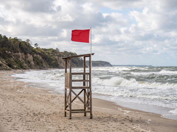 Sinice Trzęsacz. Czy w Trzęsaczu można się kąpać 18.08? Flaga, warunki pogodowe