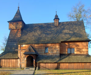 To jeden z najstarszych kościołów w Małopolsce. To w nim serialowy Janosik wziął ślub z Maryną!