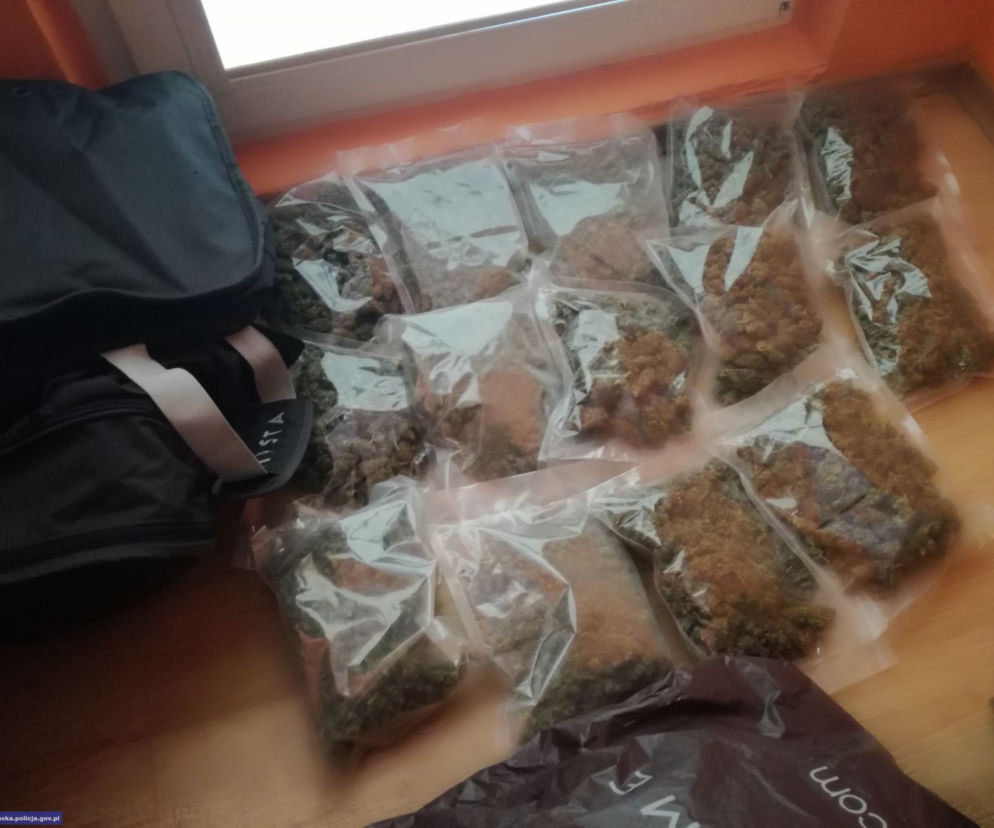 Podczas zatrzymania policjanci zabezpieczyli ponad 2 kg narkotyków