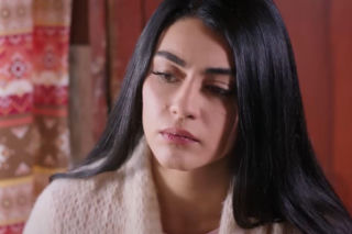 Panna młoda, odcinek 59: Zraniona Beyza zaczyna knuć plan zemsty, wymierzony w Cihana i w Hancer