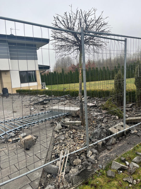 Tragiczny wypadek w Chełmie. Dwóch 18-latków nie żyje. Znicze na miejscu tragedii