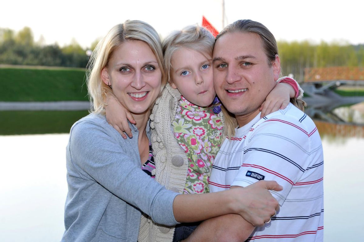 Paweł Golec z żoną i córką