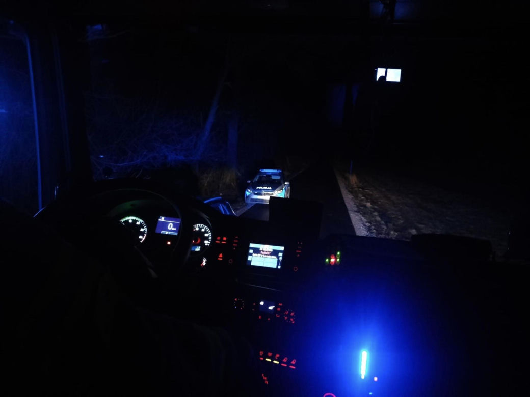 Spalone auto na drodze pod Opocznem. W środku zwęglone ciało 54-latka [ZDJĘCIA]