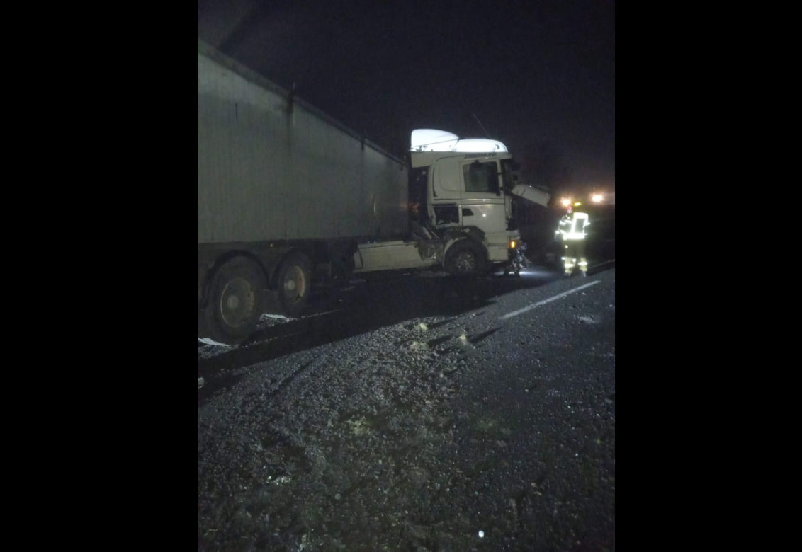 Tir rozbił się na Zakopiance. Gigantyczne utrudnienia w ruchu