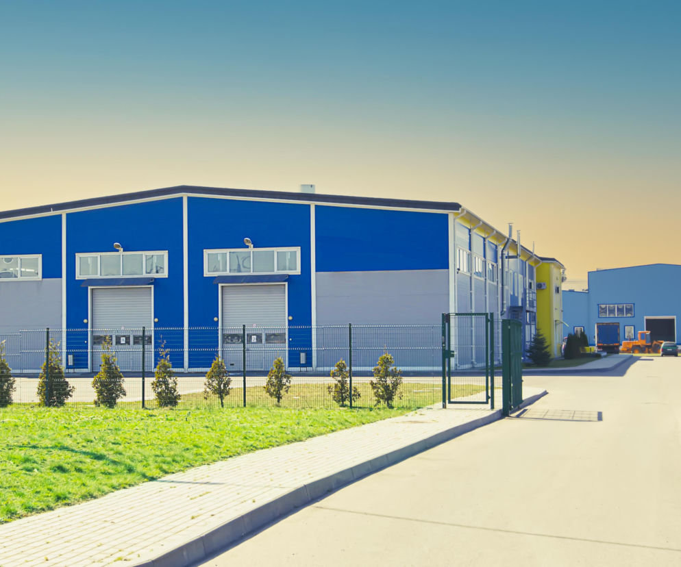 Systemy kontroli dostępu w ogrodzeniach przemysłowych