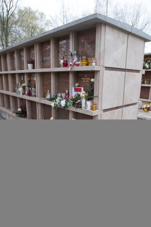 Pogrzeb Piotra Szczęsnego, który podpalił się pod Pałacem Kultury w Warszawie