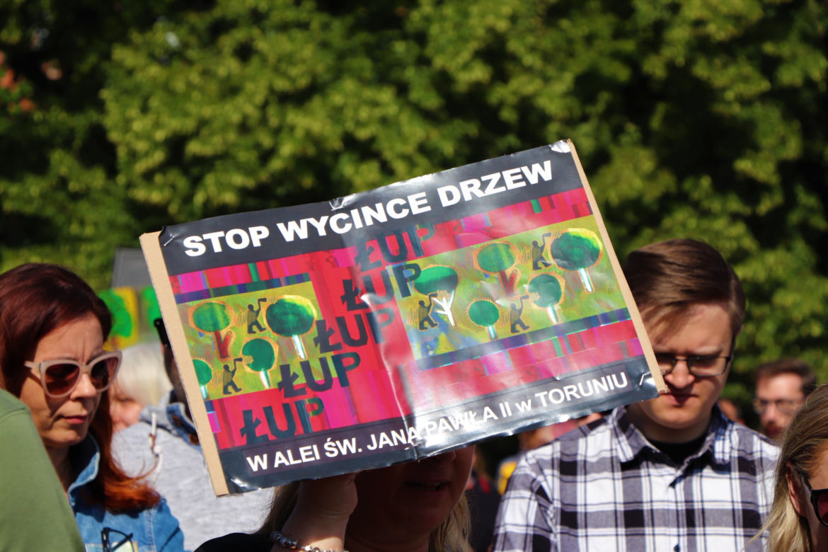 Wielki protest w Toruniu. Mieszkańcy mówią #stopBETONOZIE