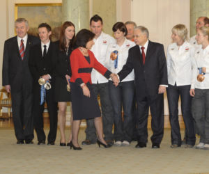 Lech Kaczyński i Jarosław Kaczyński na sportowych zdjęciach