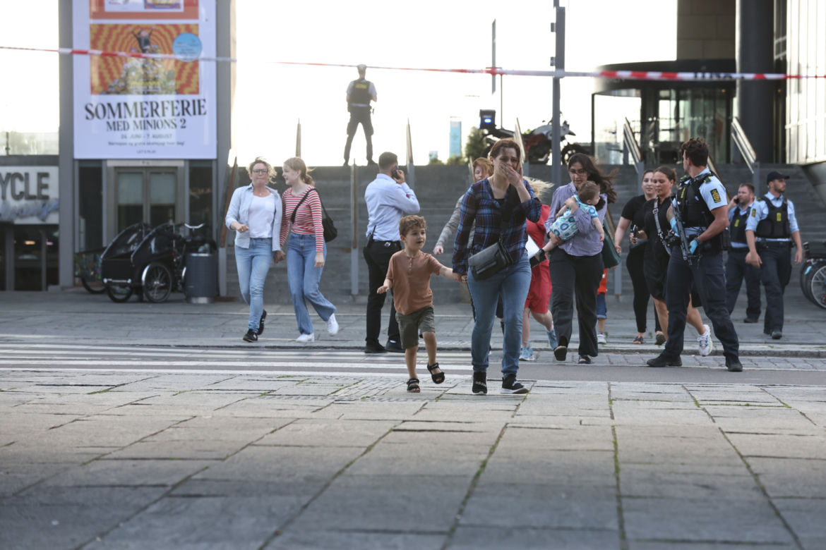 Kopenhaga. Strzelanina w centrum handlowym Field's! Są ranni [WIDEO]
