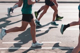 Meta na plaży i bieg obok legendarnych statków. Gdynia zaprasza na niezwykły półmaraton