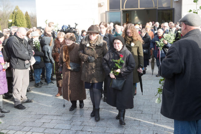 Pogrzeb Piotra Szczęsnego, który podpalił się pod Pałacem Kultury w Warszawie