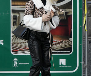 Basia Kurdej-Szatan w aucie robi się na bóstwo