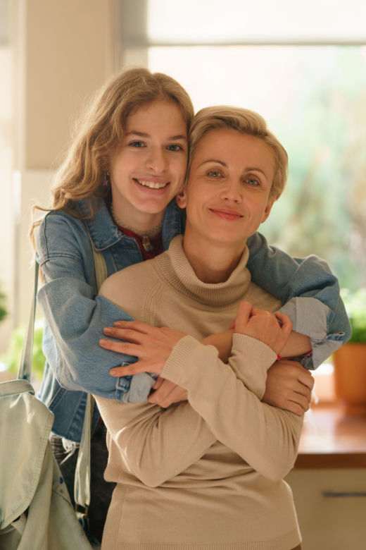 Zawsze warto. Majka (Gabriela Świerczyńska), Dorota (Katarzyna Zielińska)