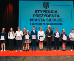Najzdolniejsi uczniowie odebrali stypendia Prezydenta Miasta Siedlce