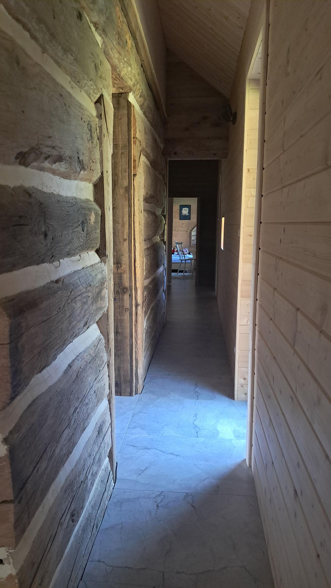 Remont chyży łemkowskiej w Hańczowej