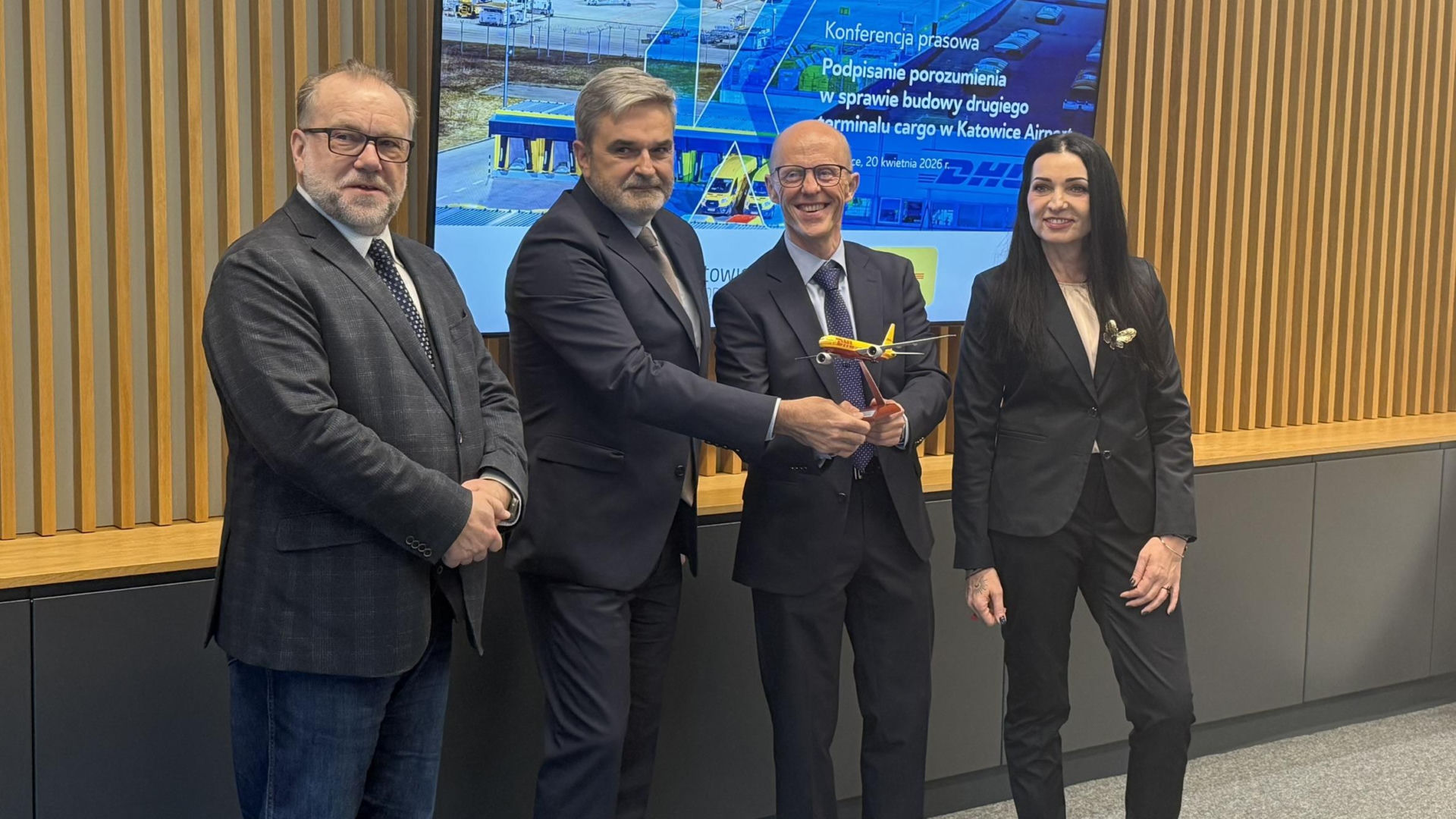 Podpisanie porozumienia Katowice Airport z DHL Express Polska