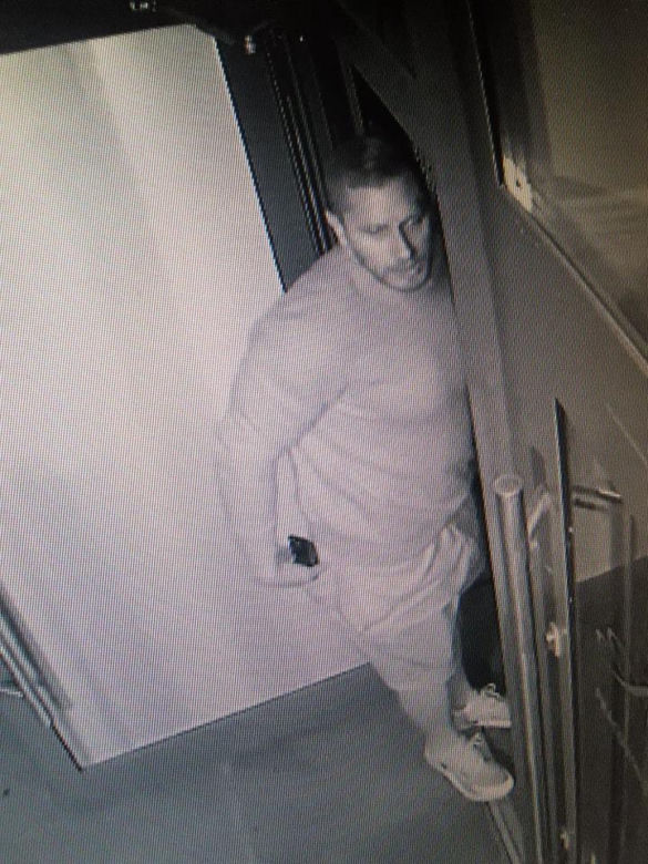 Brutalny napad w Gnieźnie. Rozpoznajesz sprawców?