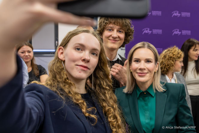 Marta Nawrocka w zieleni