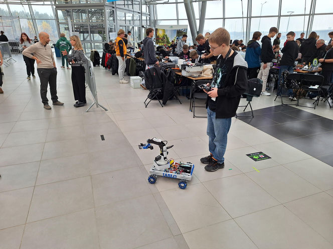 Roboty w natarciu. W Jasionce odbyła się kolejna edycja XChallenge