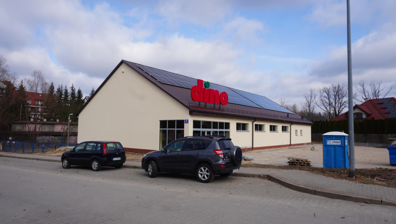 Głogówek - kończy się budowa marketu przy drodze wojewódzkiej nr 416.