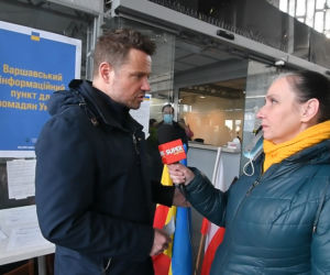 Trzaskowski na na dworcu z uchodźcami z Ukrainy